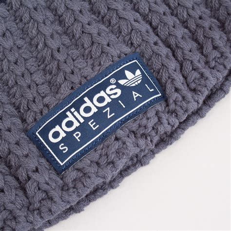 Adidas originals peak beanie